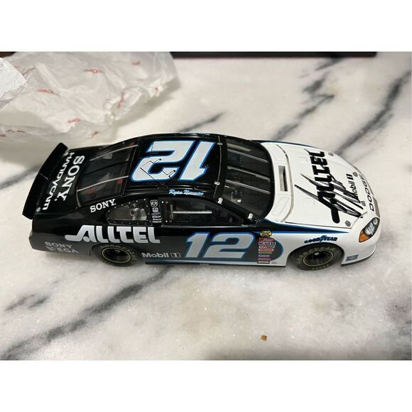 RYAN NEWMAN AUTOGRAPHED 2006 DODGE CHARGER ALLTEL DIECAST - Picture 7 of 10